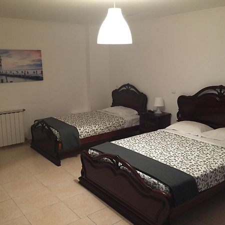Granada Holidays Guest House เซามาร์ทินโญโดปอร์โต ภายนอก รูปภาพ