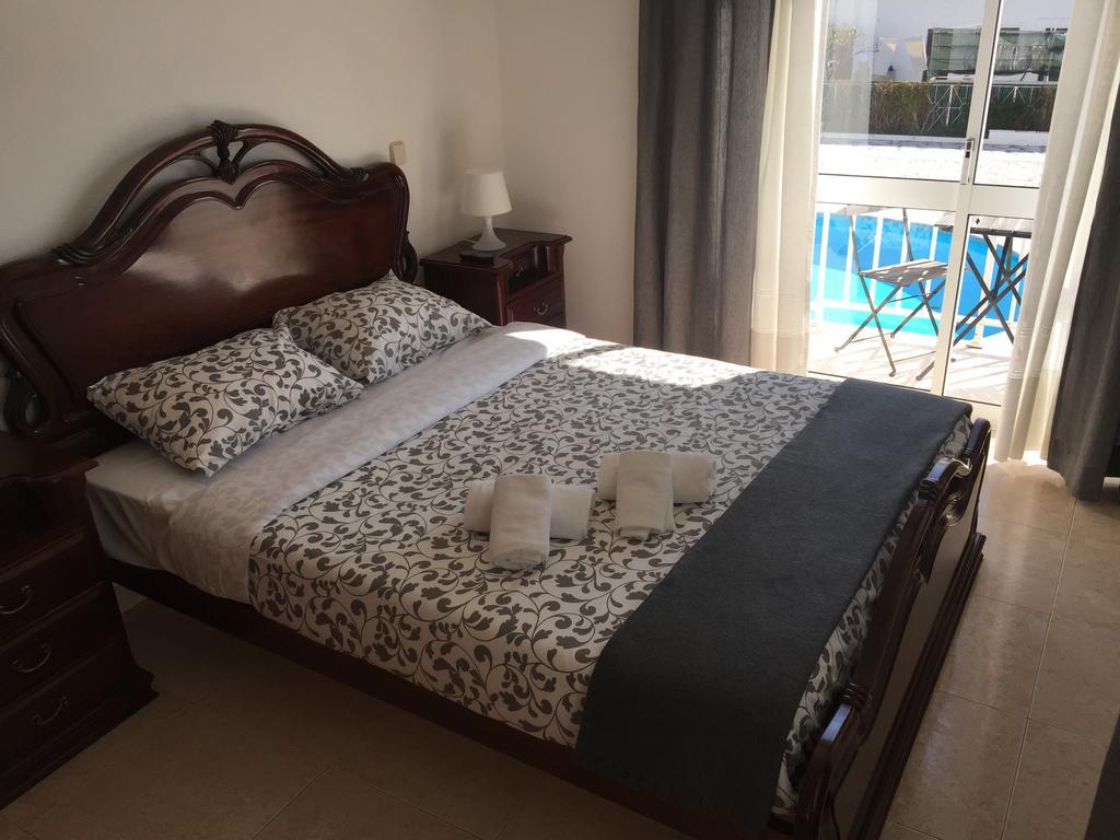 Granada Holidays Guest House เซามาร์ทินโญโดปอร์โต ภายนอก รูปภาพ