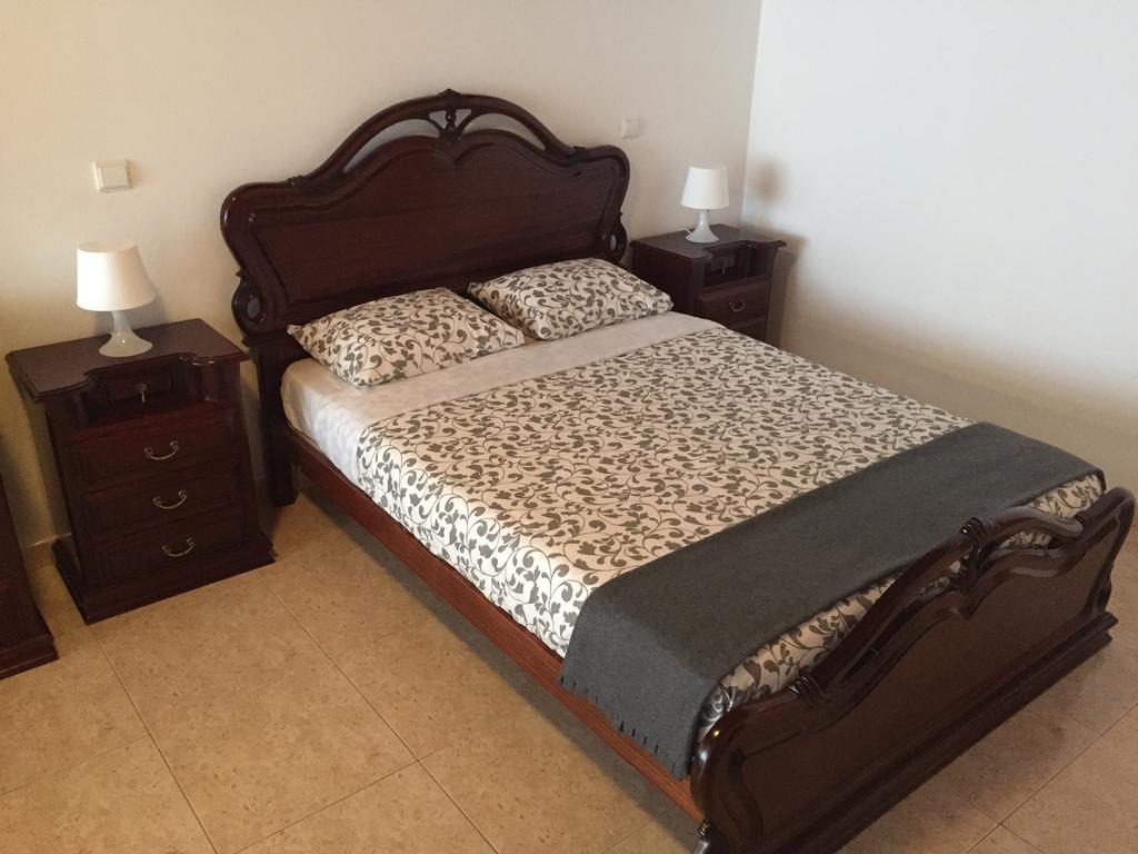 Granada Holidays Guest House เซามาร์ทินโญโดปอร์โต ภายนอก รูปภาพ