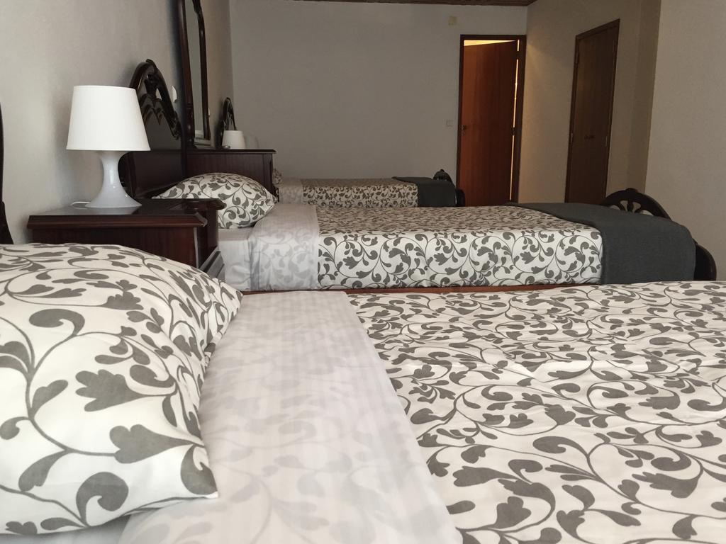 Granada Holidays Guest House เซามาร์ทินโญโดปอร์โต ภายนอก รูปภาพ